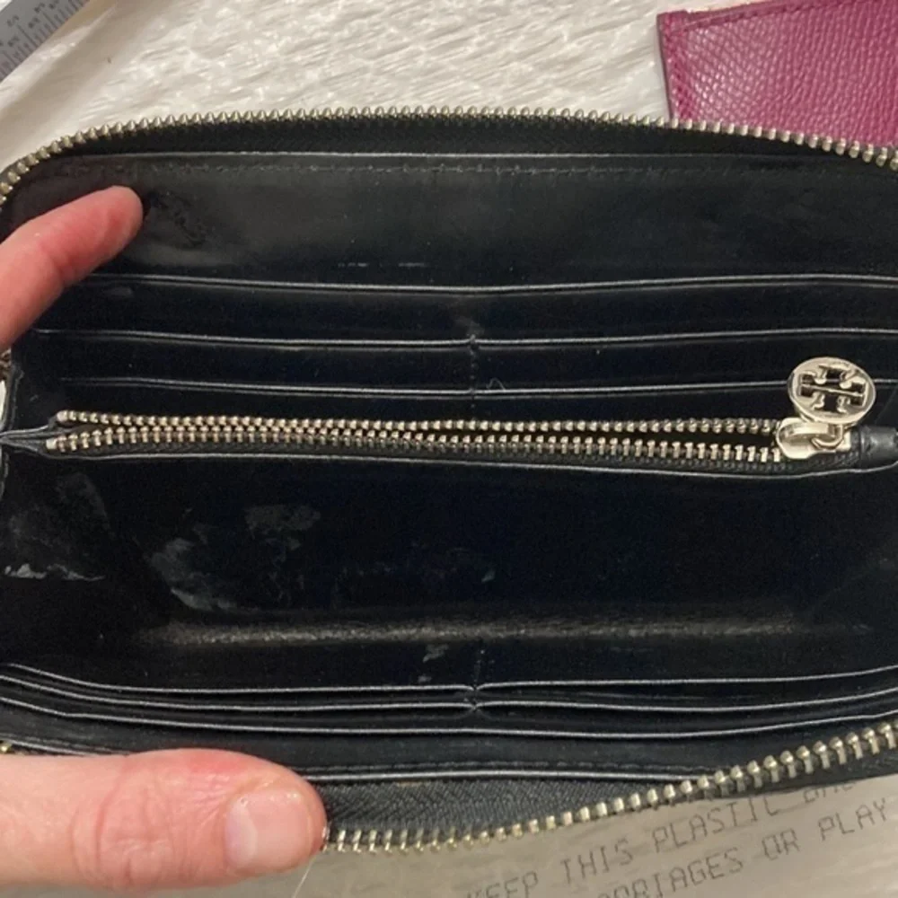 Tory Burch black leather logo clutch wallet